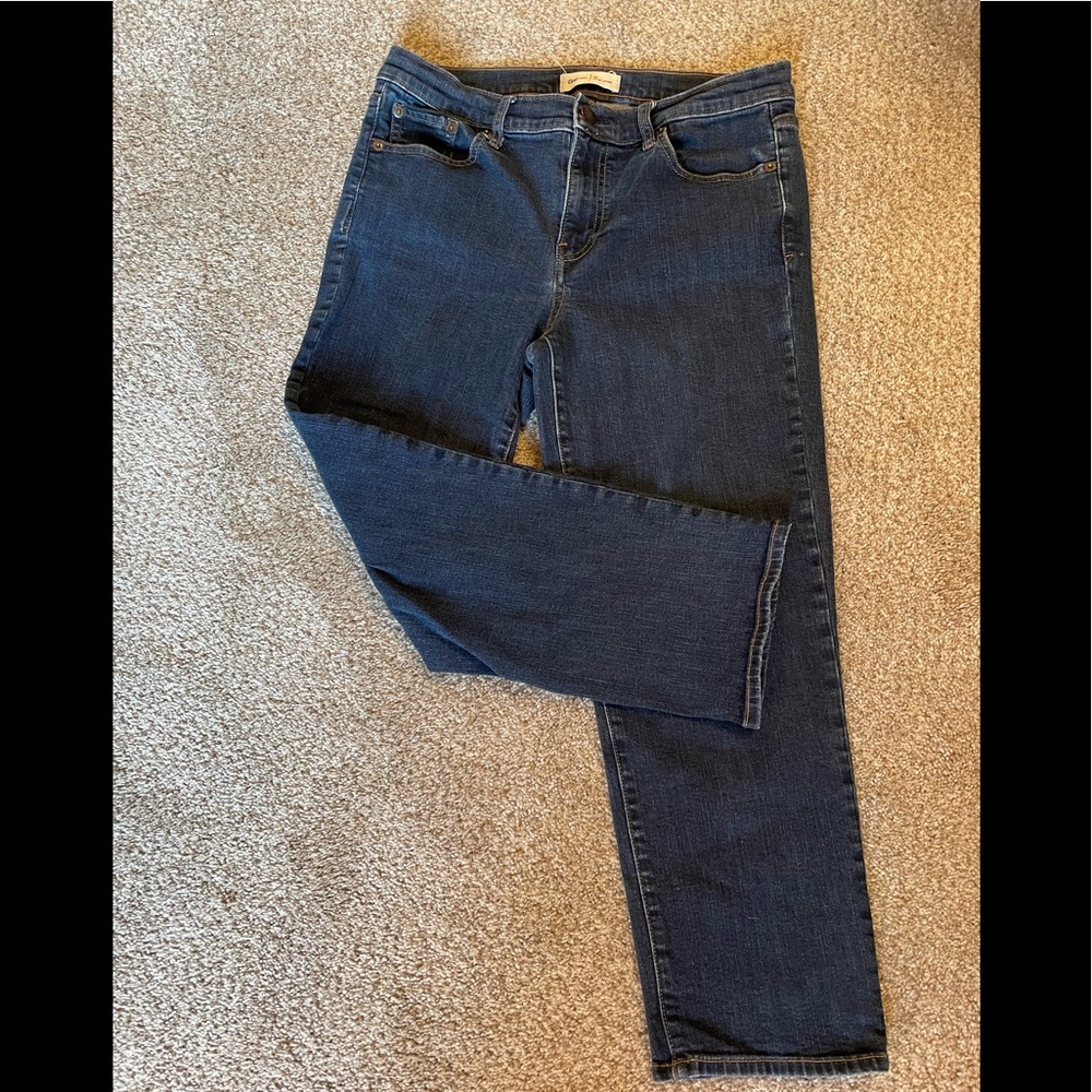 Womens Gap slim style crop jeans.